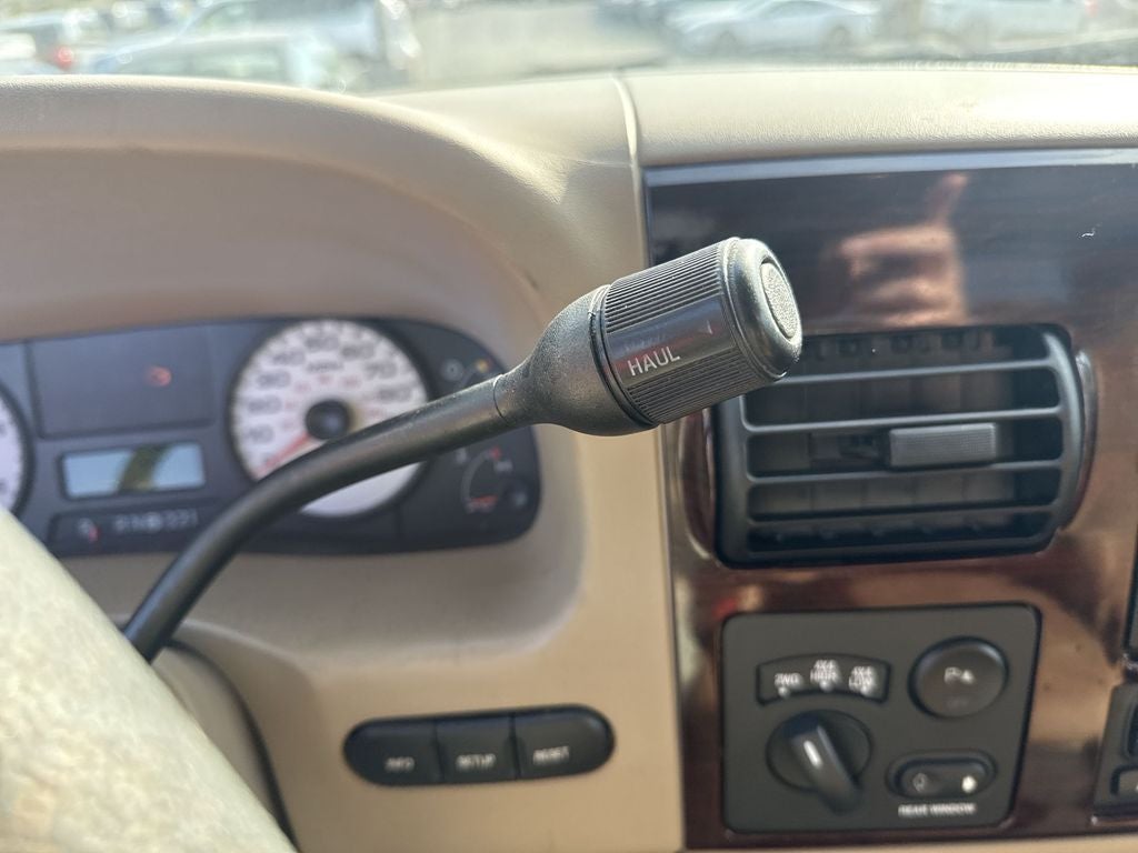 2006 Ford F-350SD King Ranch DRW