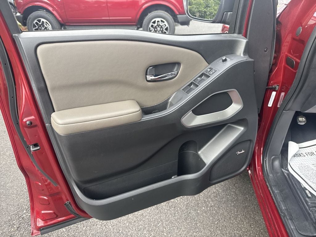 2023 Nissan Frontier SV