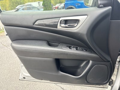 2020 Nissan Pathfinder SV