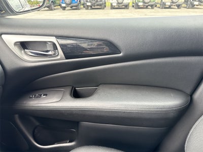 2020 Nissan Pathfinder SV