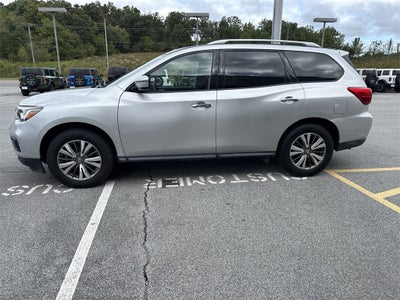 2020 Nissan Pathfinder SV