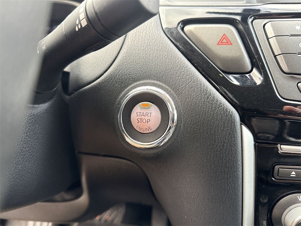 2020 Nissan Pathfinder SV