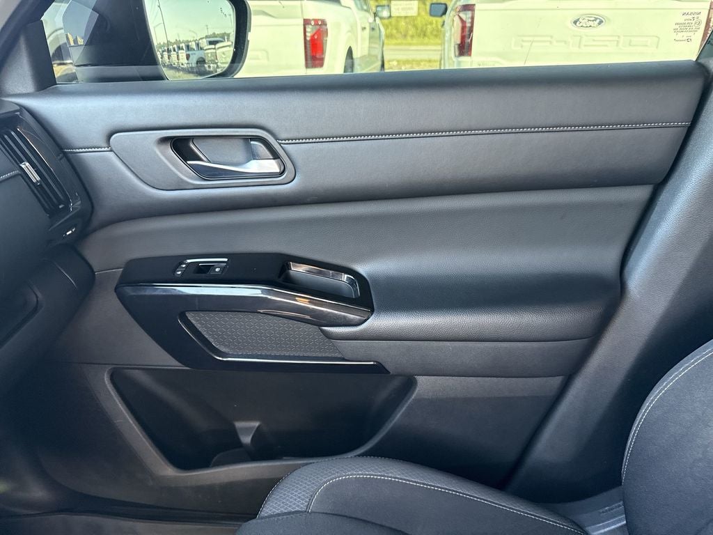 2022 Nissan Pathfinder S