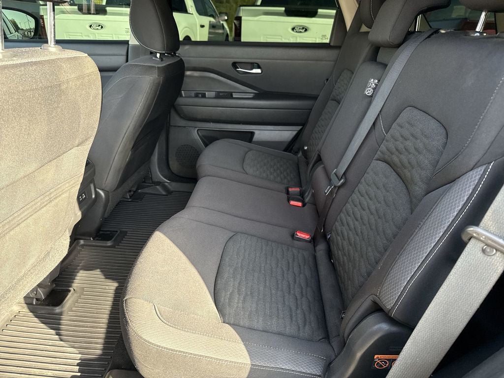 2022 Nissan Pathfinder S