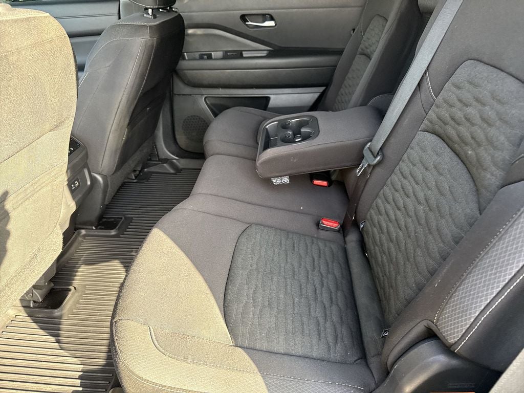 2022 Nissan Pathfinder S