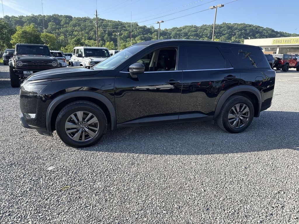 2022 Nissan Pathfinder S