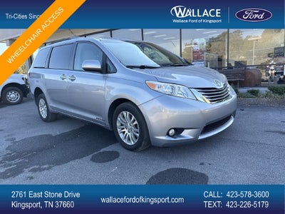 2017 Toyota Sienna XLE Premium 8 Passenger