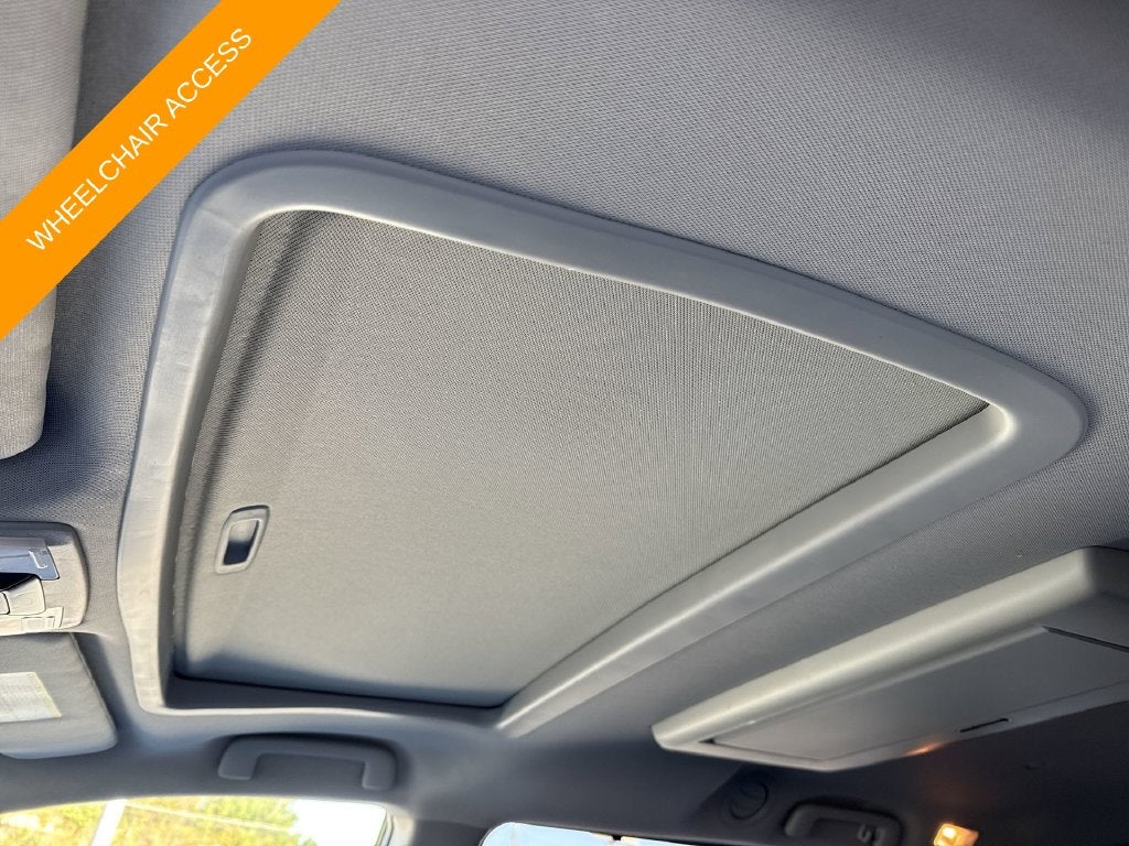 2017 Toyota Sienna XLE Premium 8 Passenger