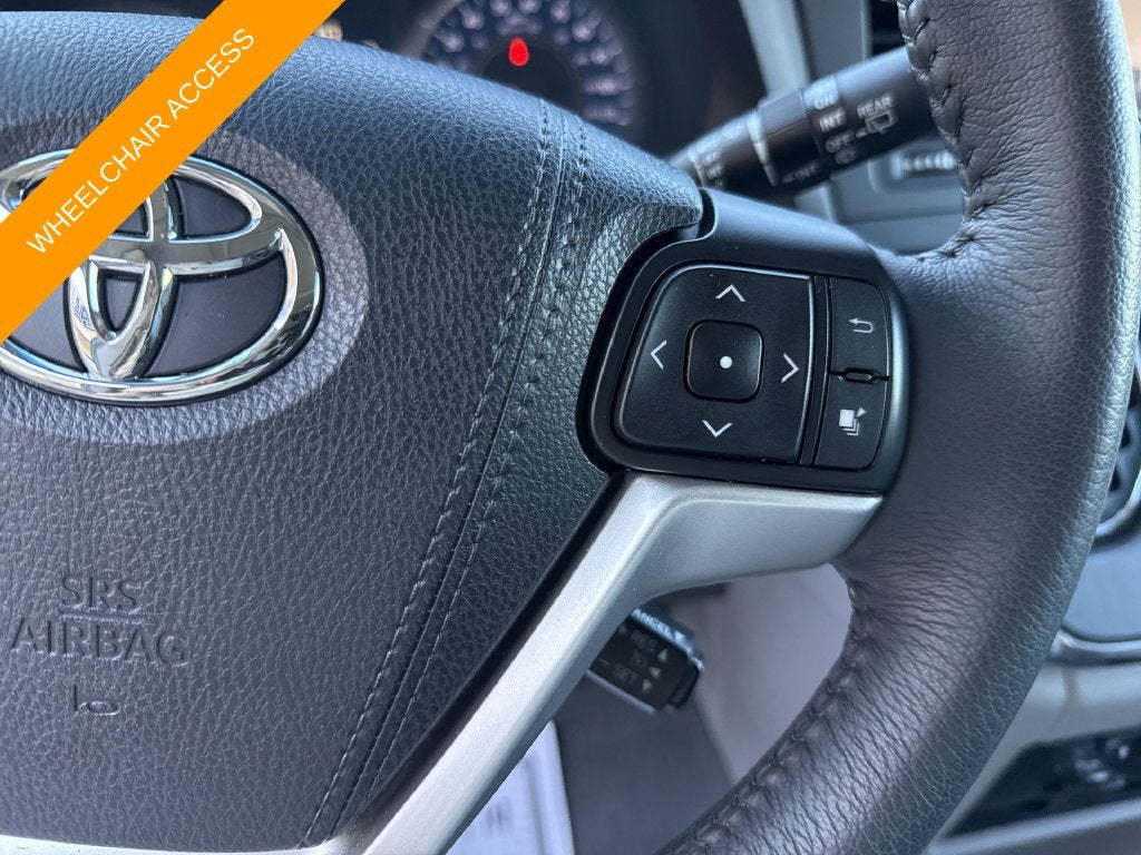 2017 Toyota Sienna XLE Premium 8 Passenger