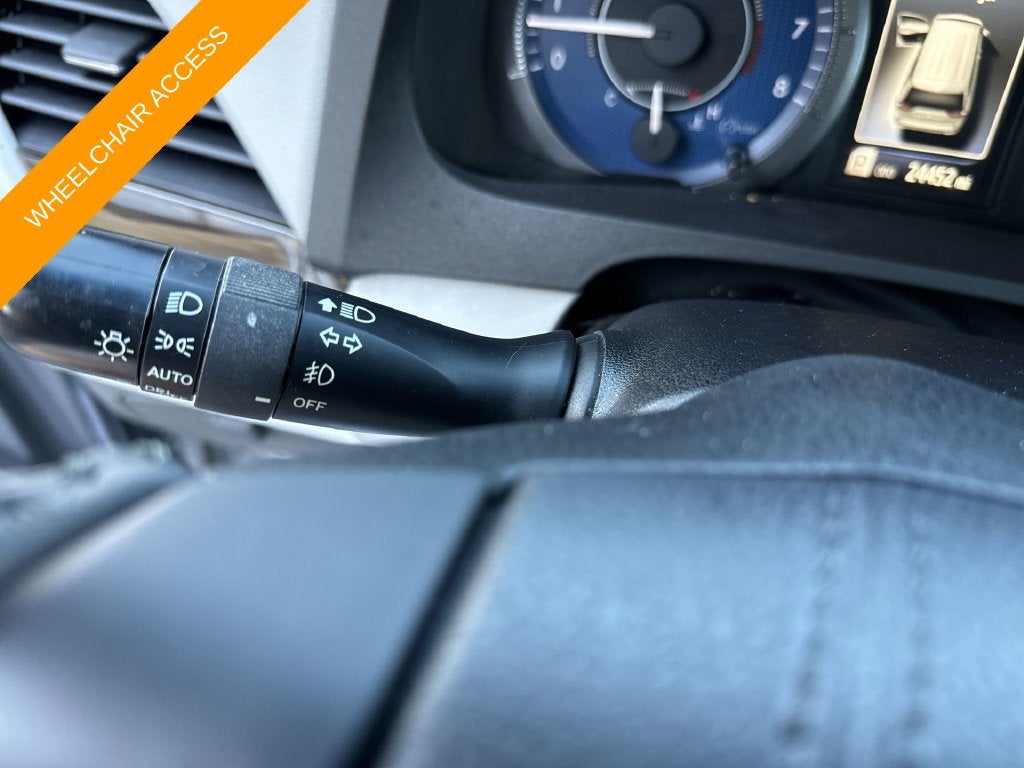 2017 Toyota Sienna XLE Premium 8 Passenger