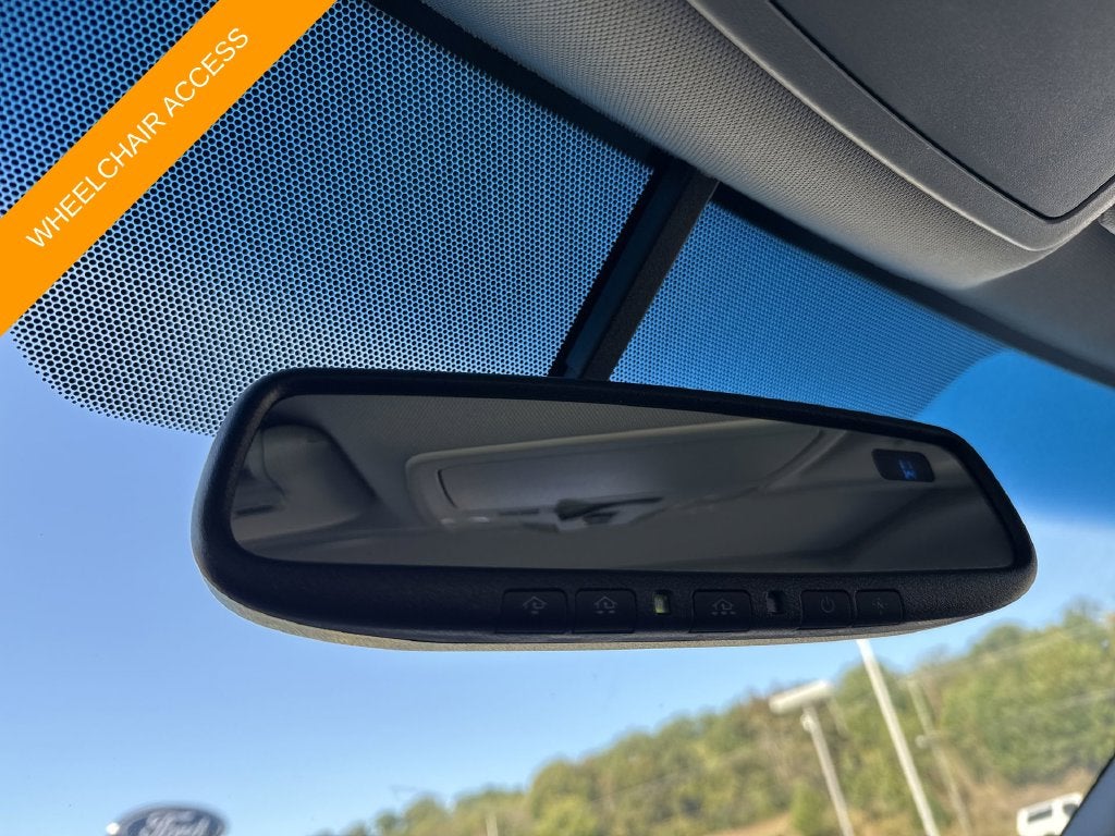 2017 Toyota Sienna XLE Premium 8 Passenger