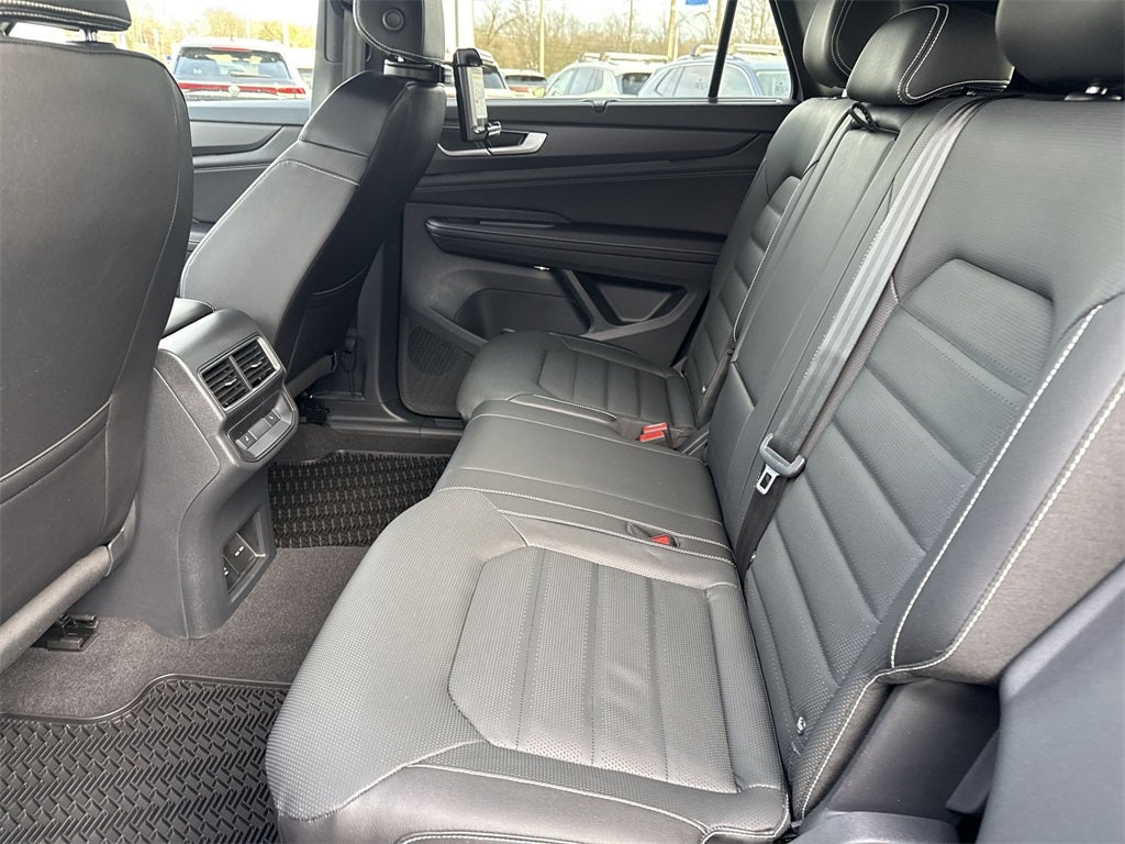 2026 Volkswagen Atlas Cross Sport 2.0T SEL R-Line Black