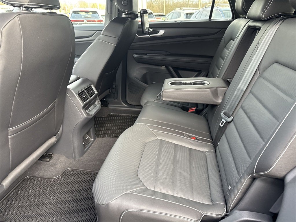 2026 Volkswagen Atlas Cross Sport 2.0T SEL R-Line Black