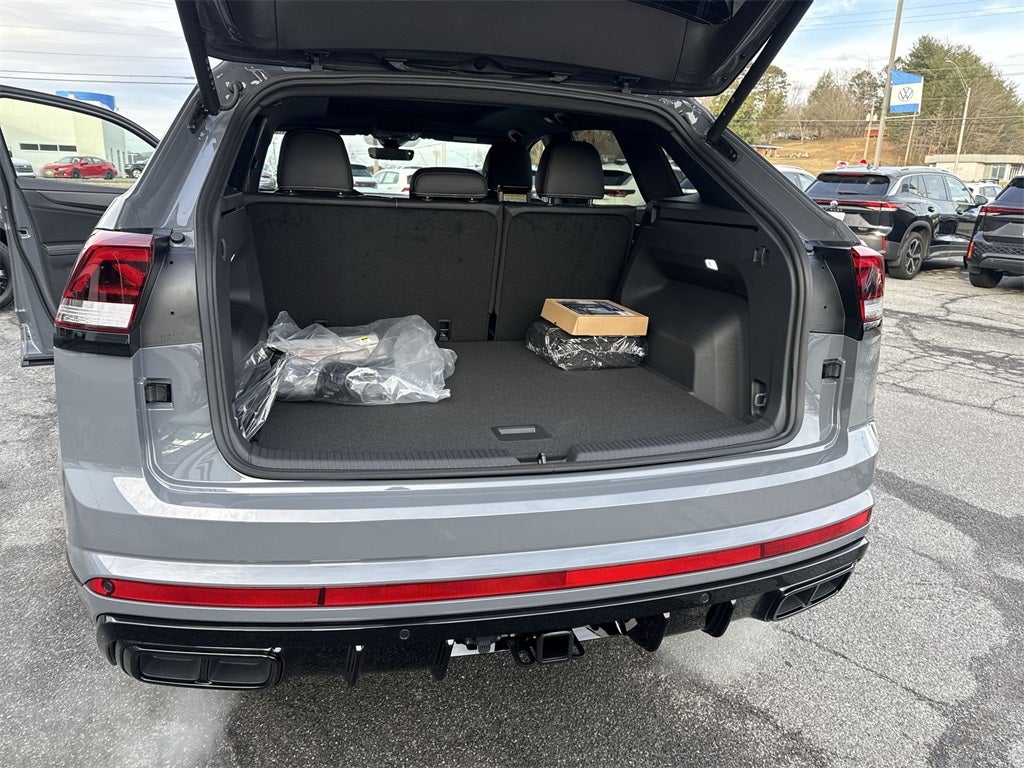 2026 Volkswagen Atlas Cross Sport 2.0T SEL R-Line Black