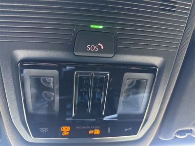 2025 Volkswagen Atlas Cross Sport 2.0T SEL R-Line Black