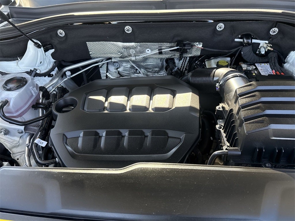 2025 Volkswagen Atlas Cross Sport 2.0T SEL R-Line Black