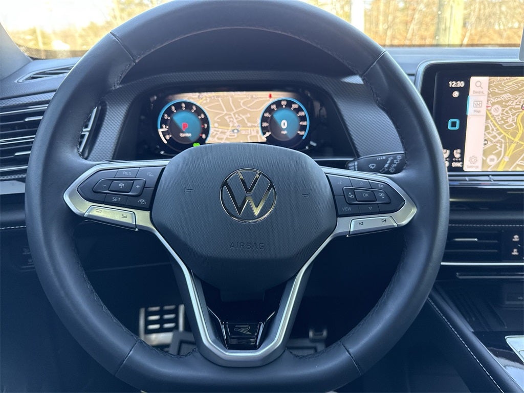 2025 Volkswagen Atlas Cross Sport 2.0T SEL R-Line Black