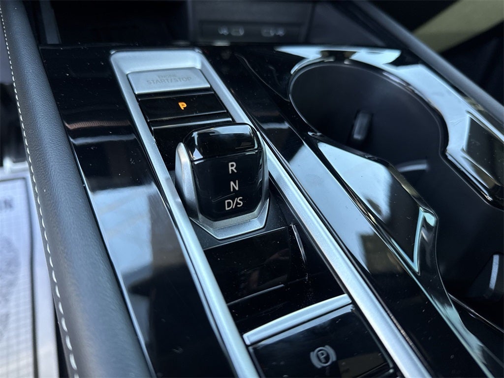 2025 Volkswagen Atlas Cross Sport 2.0T SEL R-Line Black