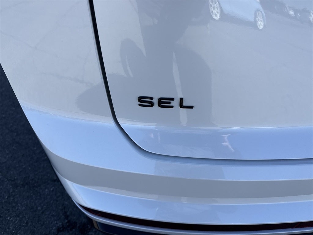 2025 Volkswagen Atlas Cross Sport 2.0T SEL R-Line Black