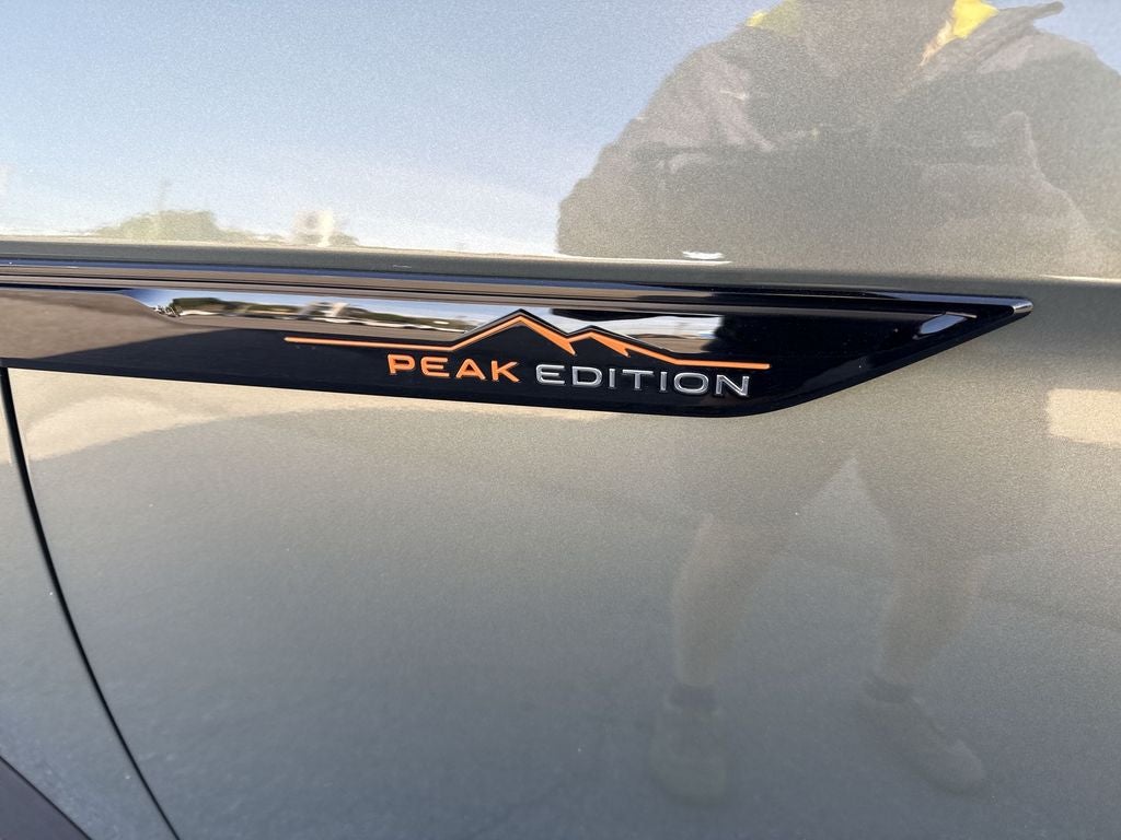 2025 Volkswagen Atlas 2.0T Peak Edition