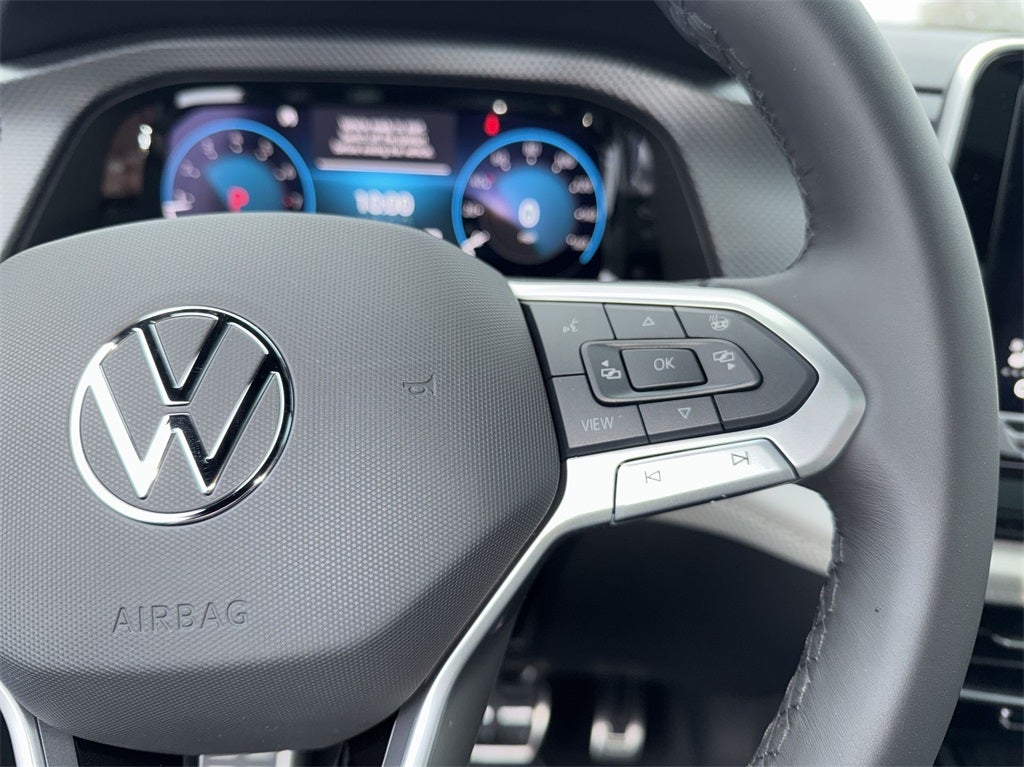 2025 Volkswagen Atlas Cross Sport 2.0T SEL Premium R-Line