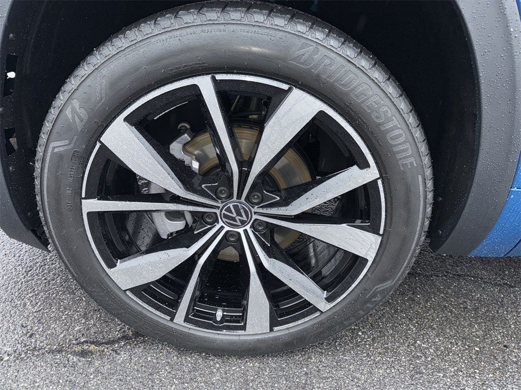 2025 Volkswagen Atlas Cross Sport 2.0T SEL Premium R-Line