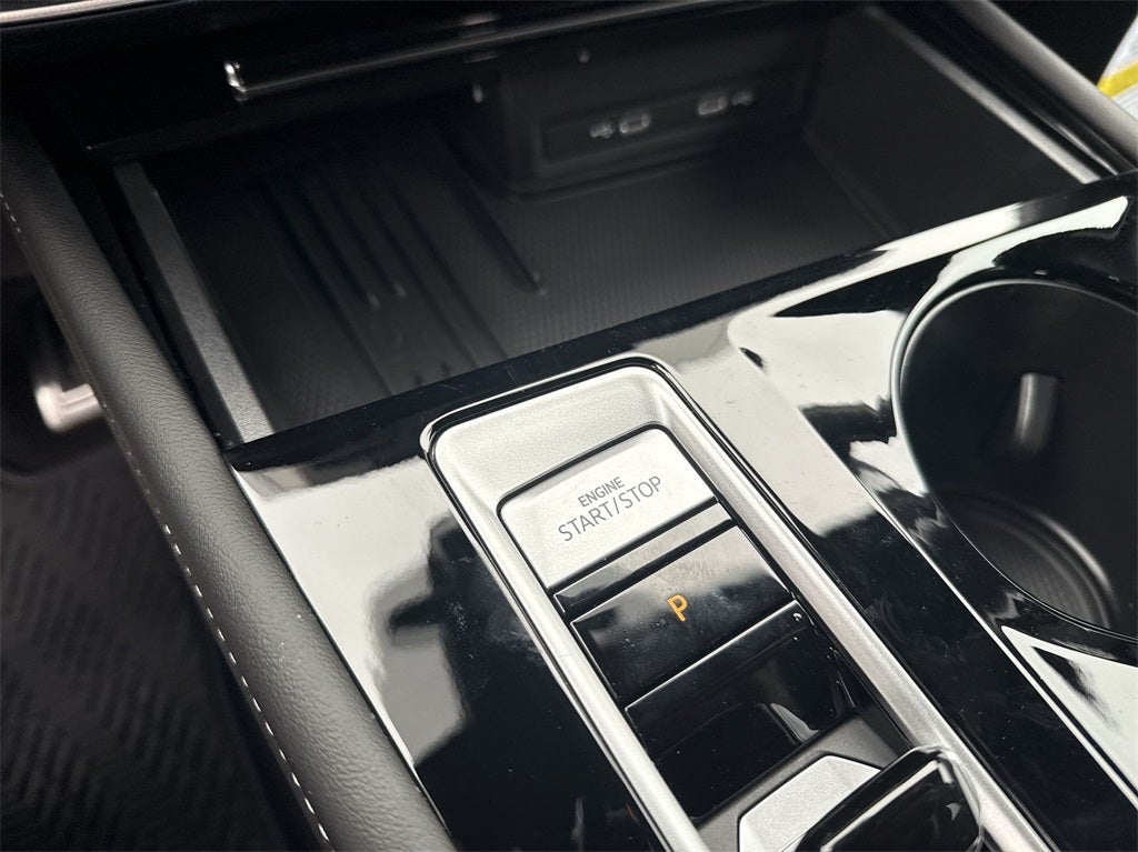 2025 Volkswagen Atlas Cross Sport 2.0T SEL Premium R-Line