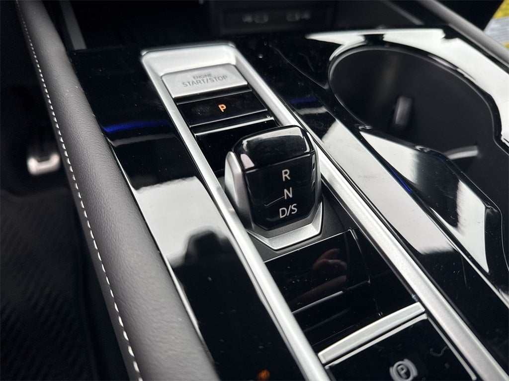 2025 Volkswagen Atlas Cross Sport 2.0T SEL Premium R-Line