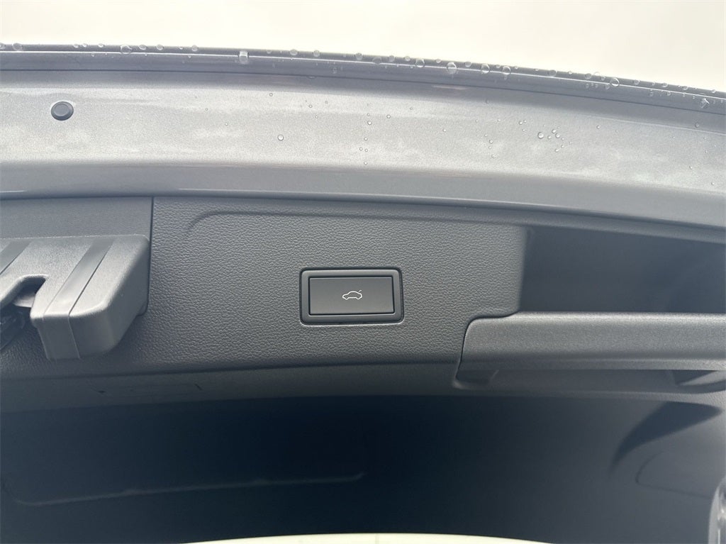 2025 Volkswagen Atlas Cross Sport 2.0T SEL Premium R-Line