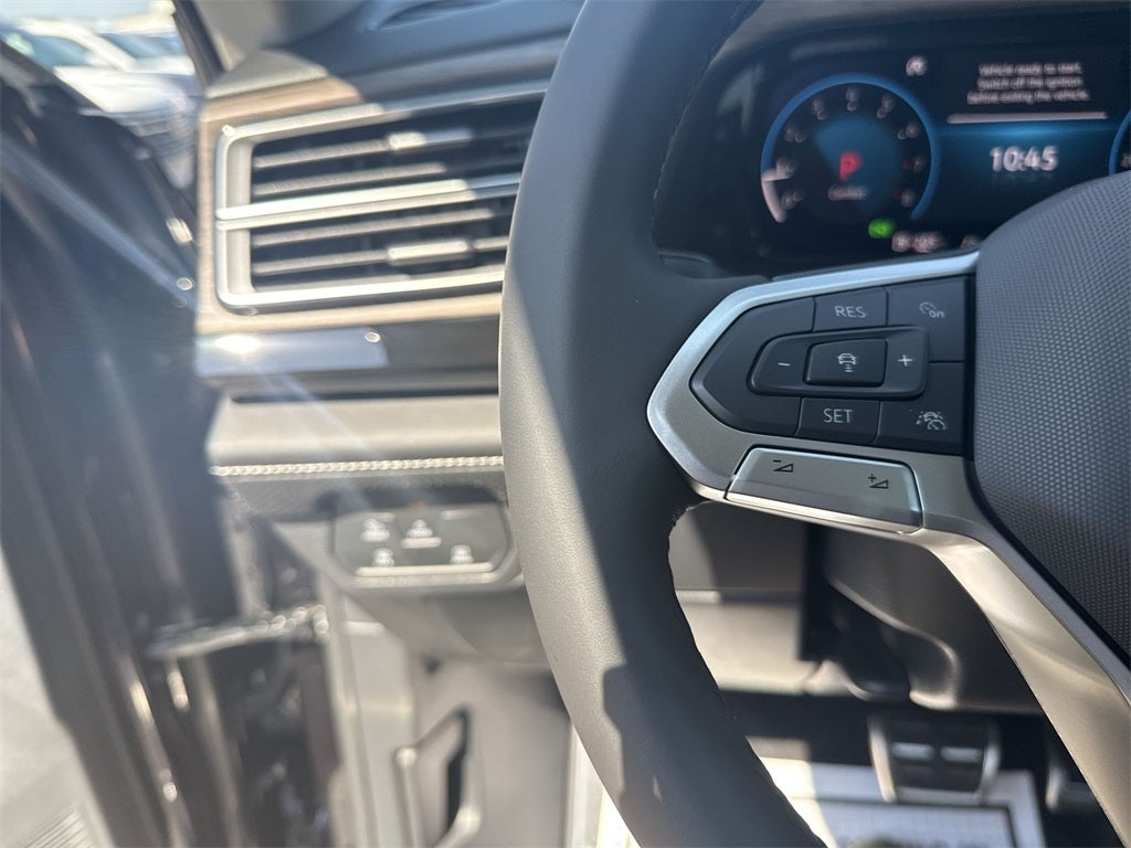 2025 Volkswagen Atlas 2.0T SEL Premium R-Line