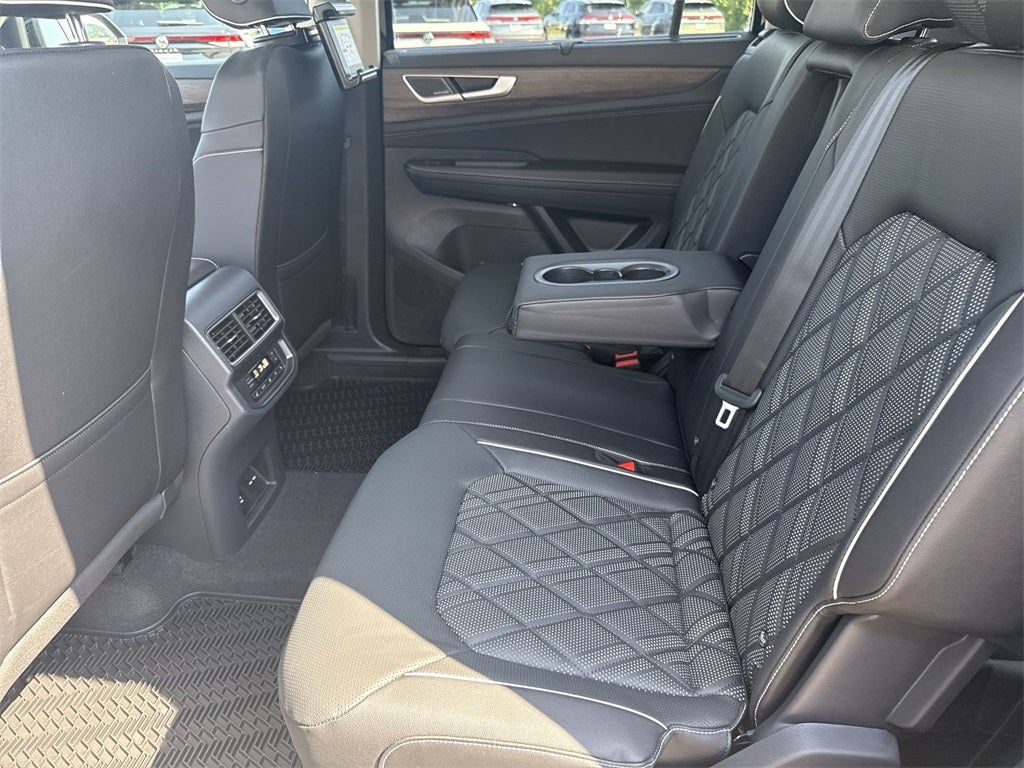 2025 Volkswagen Atlas 2.0T SEL Premium R-Line