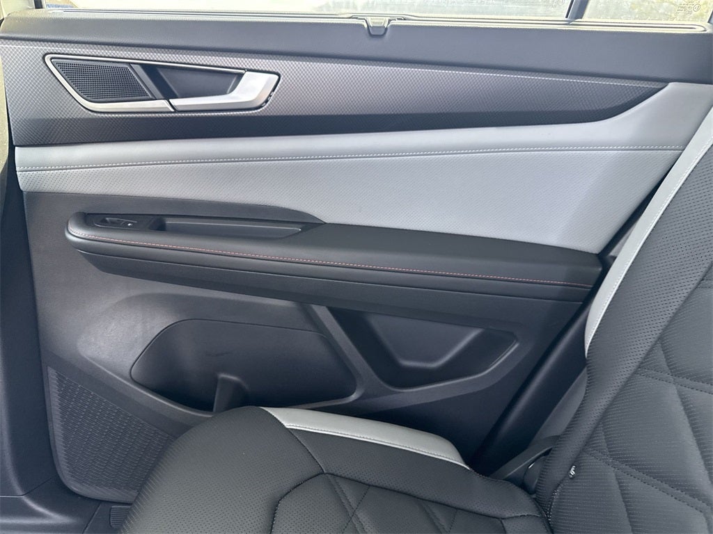 2024 Volkswagen Atlas 2.0T Peak Edition SEL