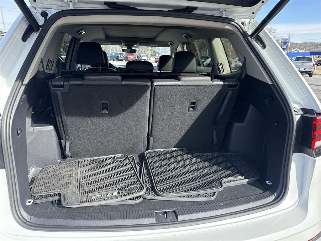 2024 Volkswagen Atlas 2.0T Peak Edition SEL