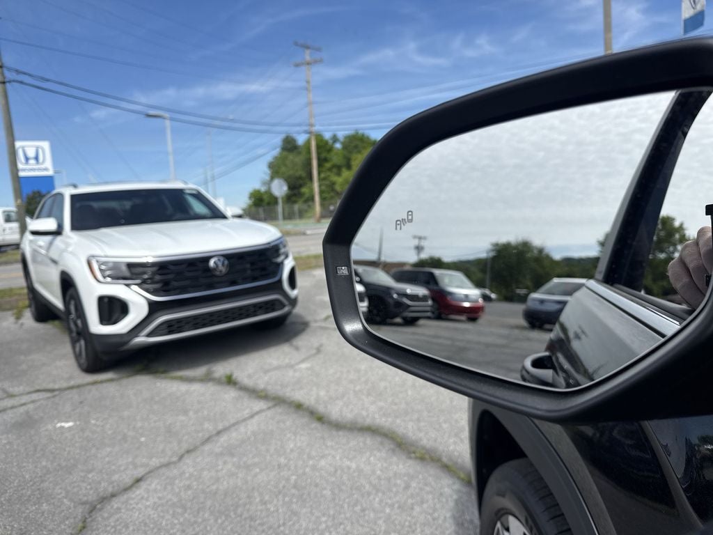 2026 Volkswagen Atlas Cross Sport 2.0T SE w/Technology