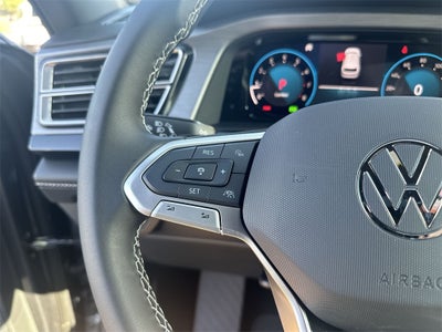 2024 Volkswagen Atlas Cross Sport 2.0T SE w/Technology