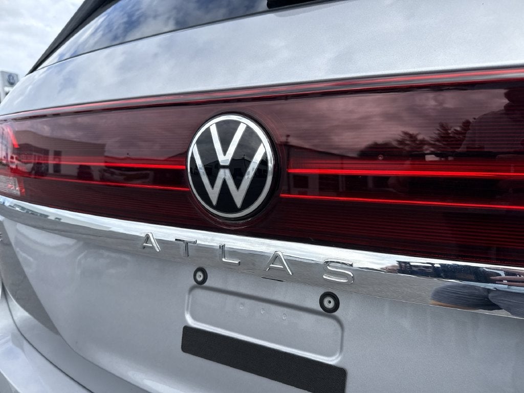 2026 Volkswagen Atlas SE w/Technology