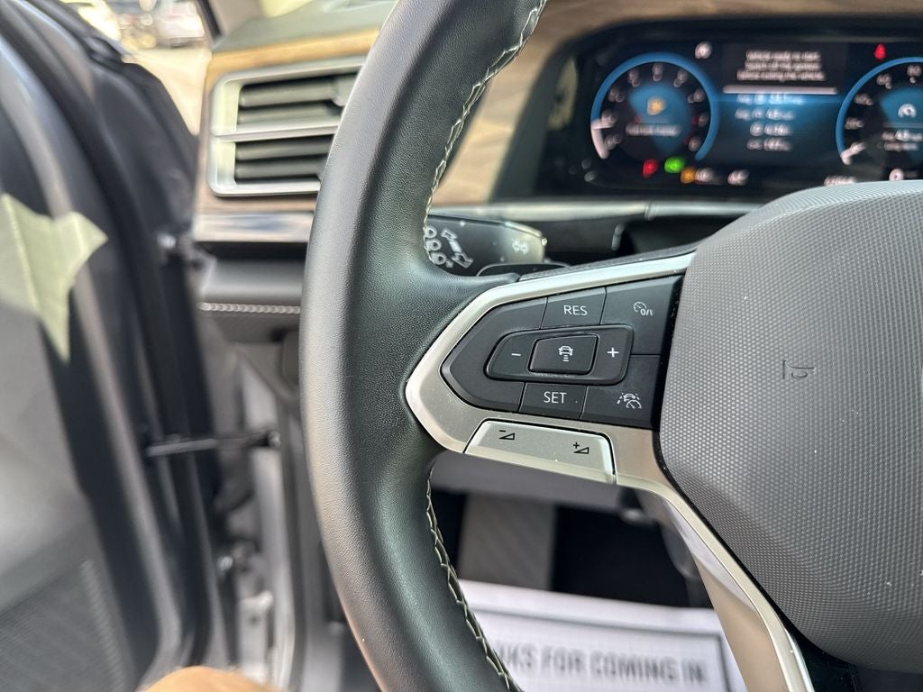 2025 Volkswagen Atlas 2.0T SE w/Technology