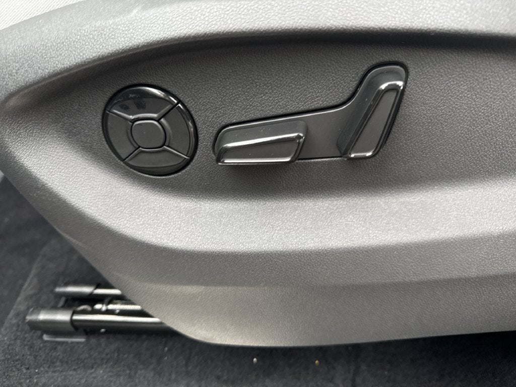 2027 Volkswagen Atlas SE w/Technology