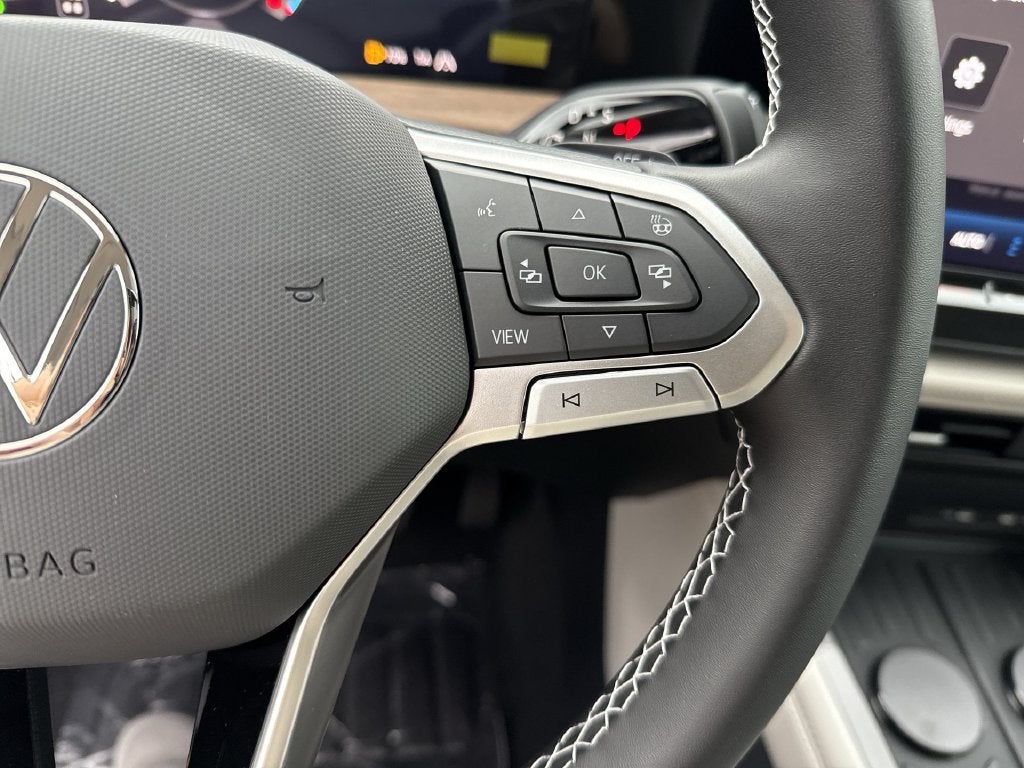 2027 Volkswagen Atlas SE w/Technology