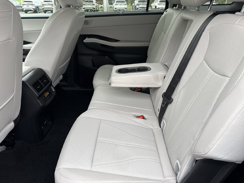2027 Volkswagen Atlas SE w/Technology