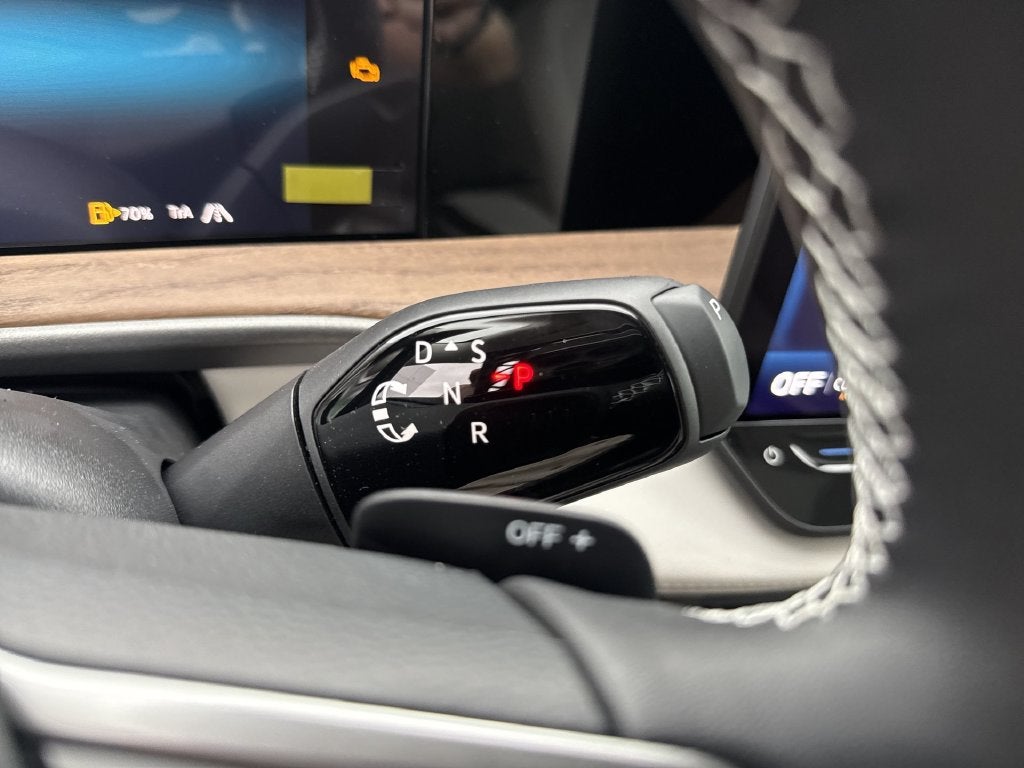2027 Volkswagen Atlas SE w/Technology