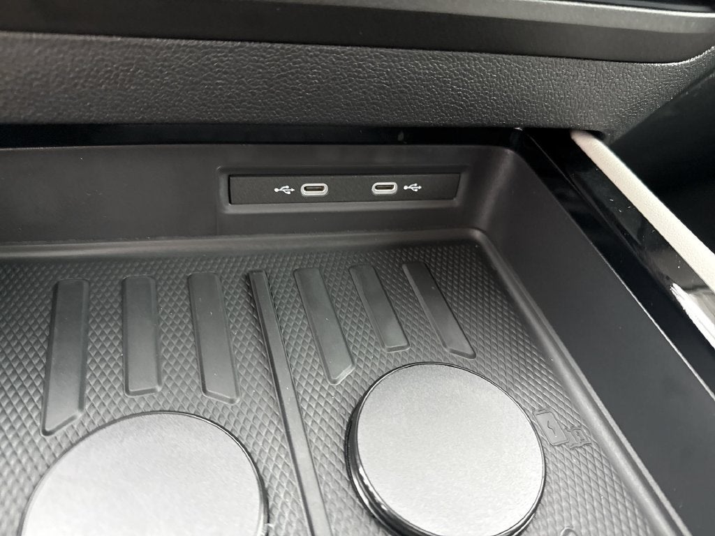 2027 Volkswagen Atlas SE w/Technology