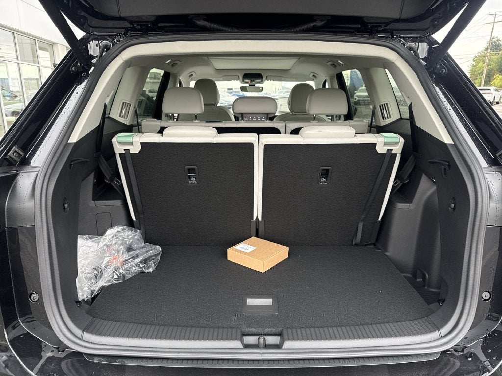 2027 Volkswagen Atlas SE w/Technology