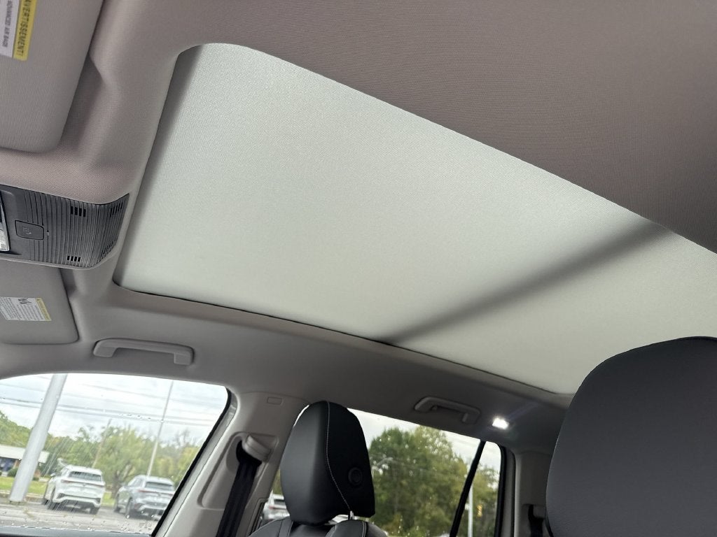 2027 Volkswagen Atlas SE w/Technology