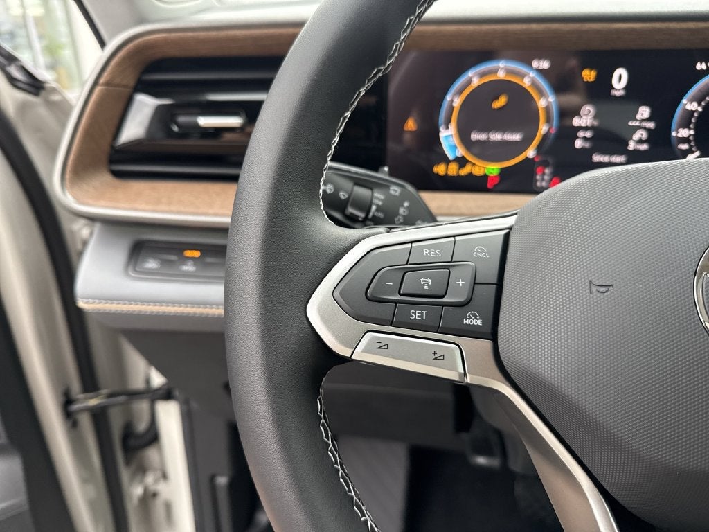 2027 Volkswagen Atlas SE w/Technology