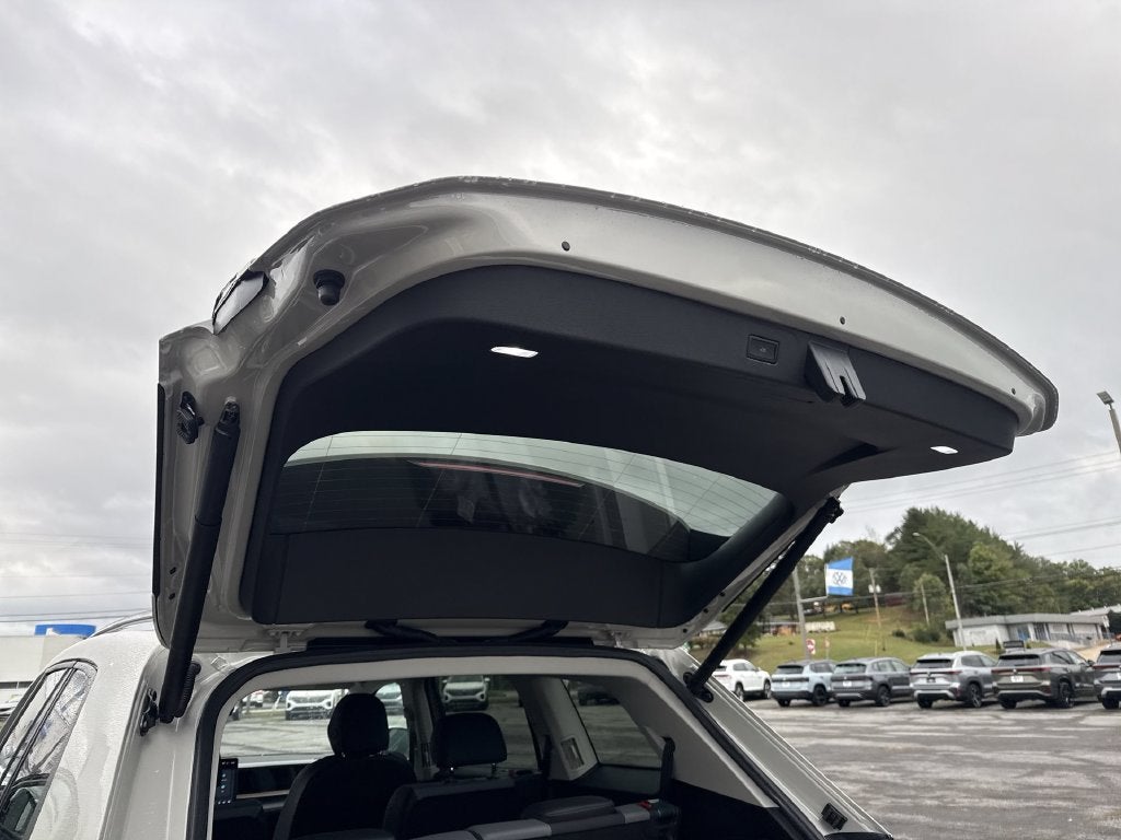 2027 Volkswagen Atlas SE w/Technology
