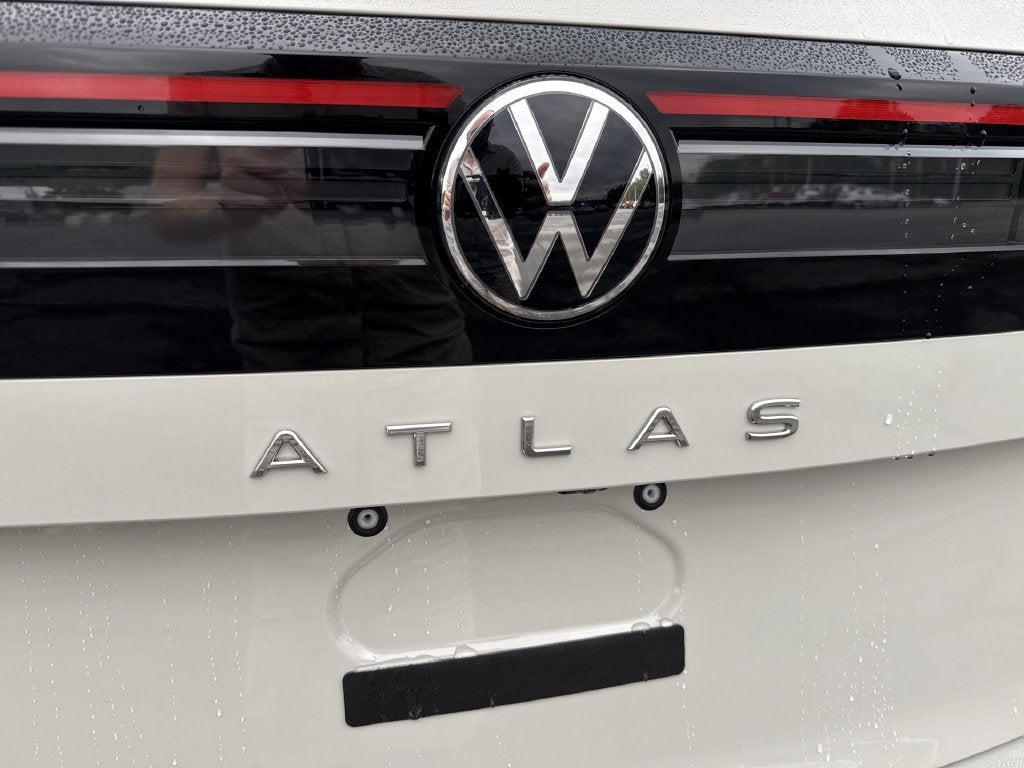 2027 Volkswagen Atlas SE w/Technology
