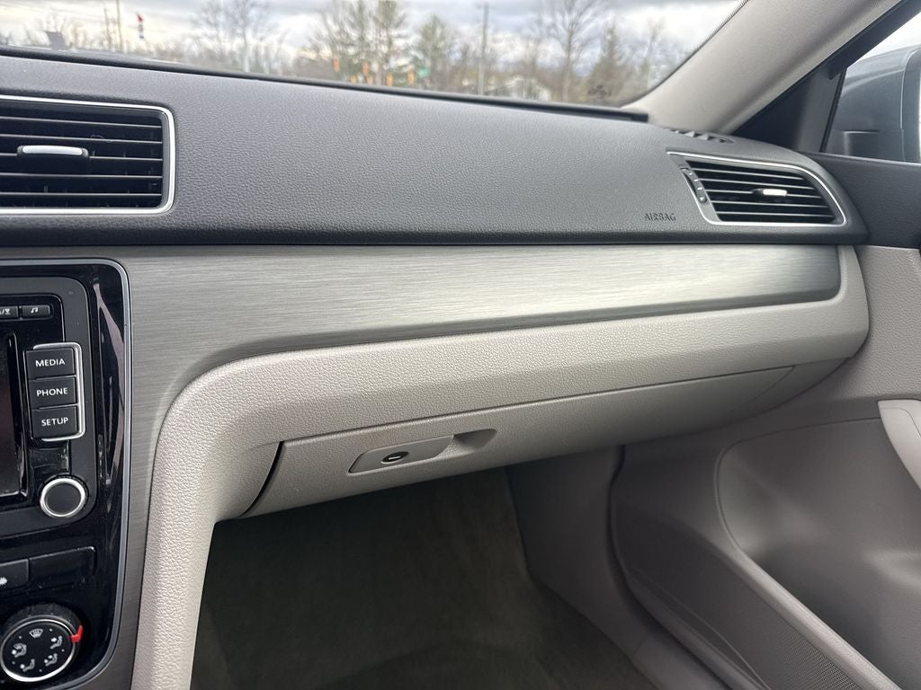 2014 Volkswagen Passat 1.8T SE