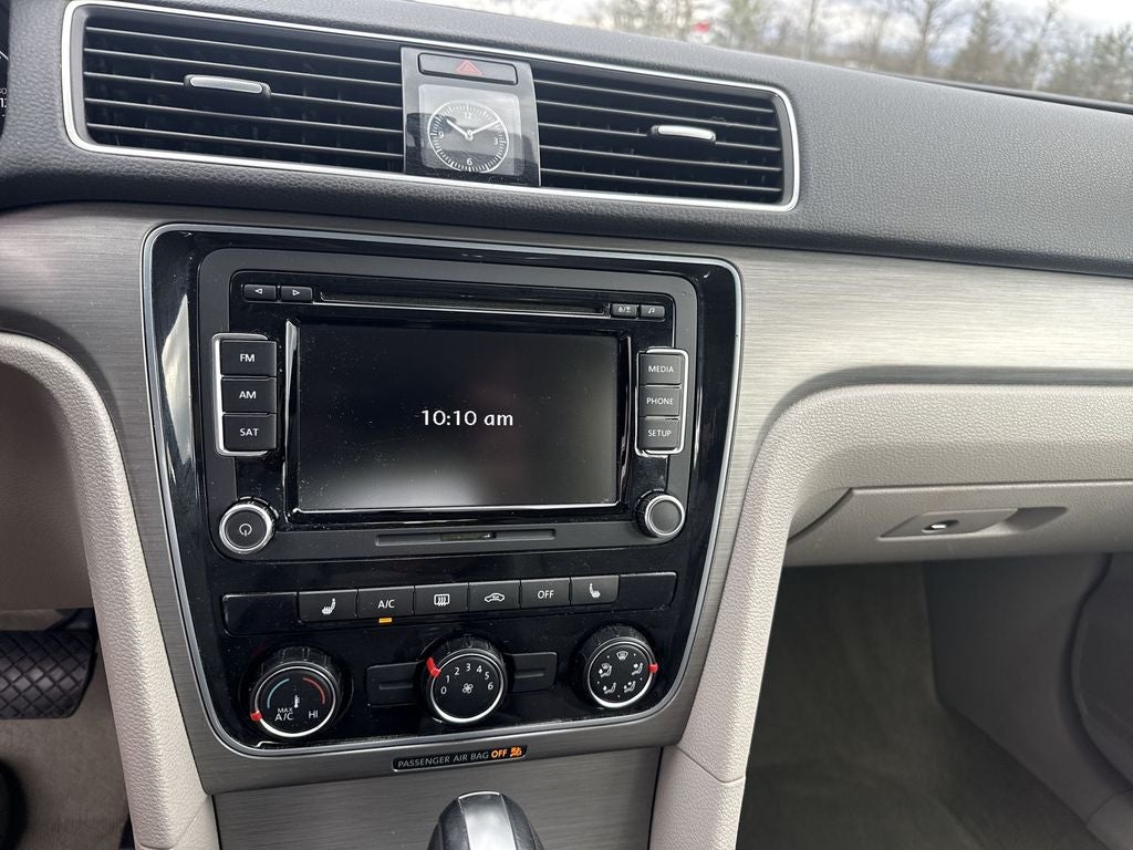 2014 Volkswagen Passat 1.8T SE