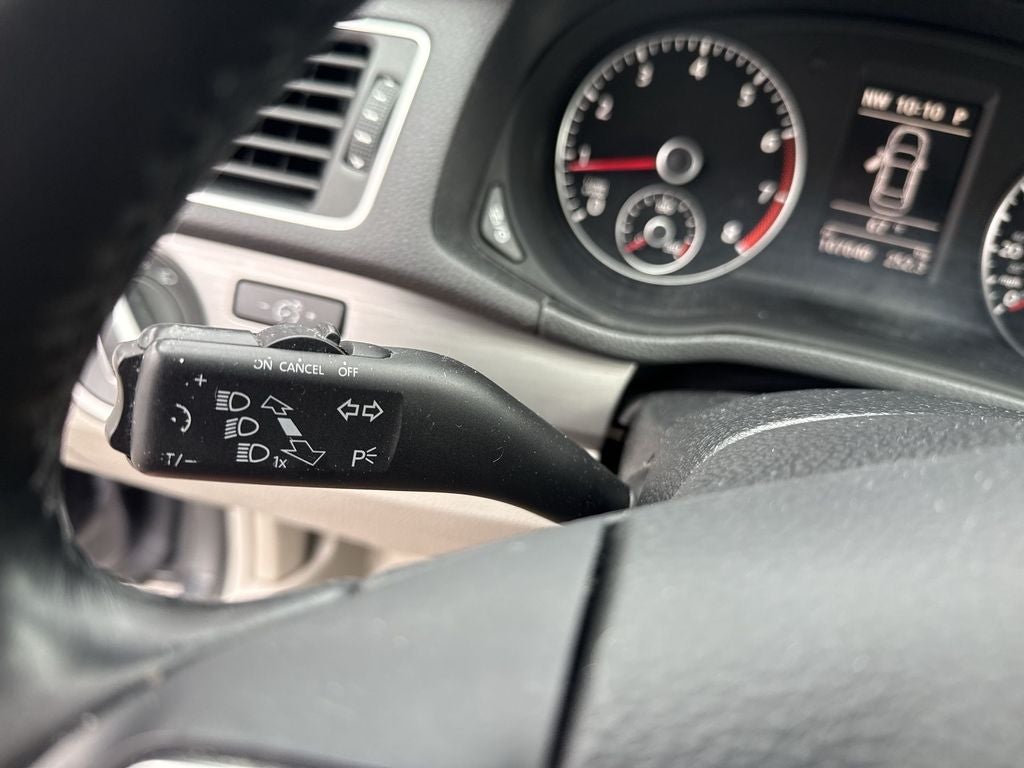 2014 Volkswagen Passat 1.8T SE